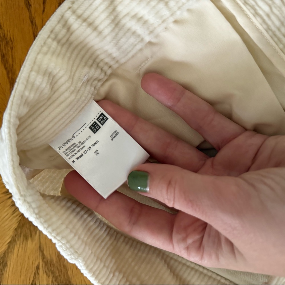 Uniqlo Women’s Cream Corduroy Jeans - Picture 2 of 3